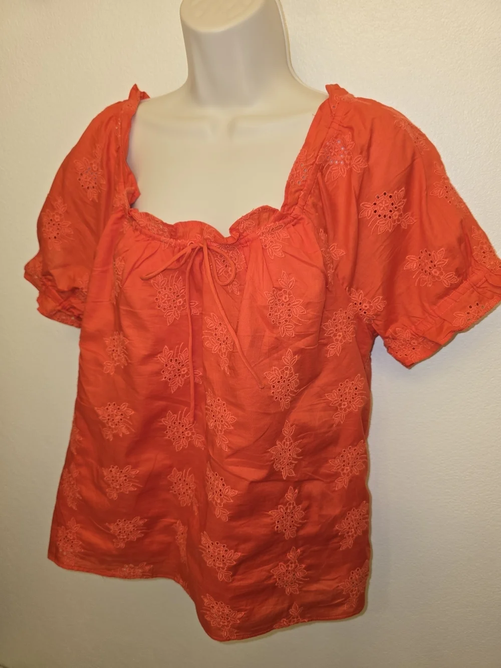 EUC J. Crew Ladies Eyelet Tie-Front Short Sleeve Peasant Blouse